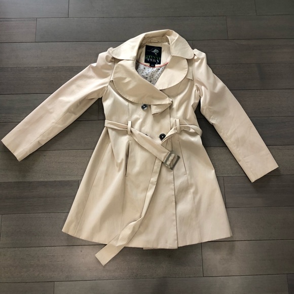 Green with Envy Jackets & Blazers - Trench Coat Medium